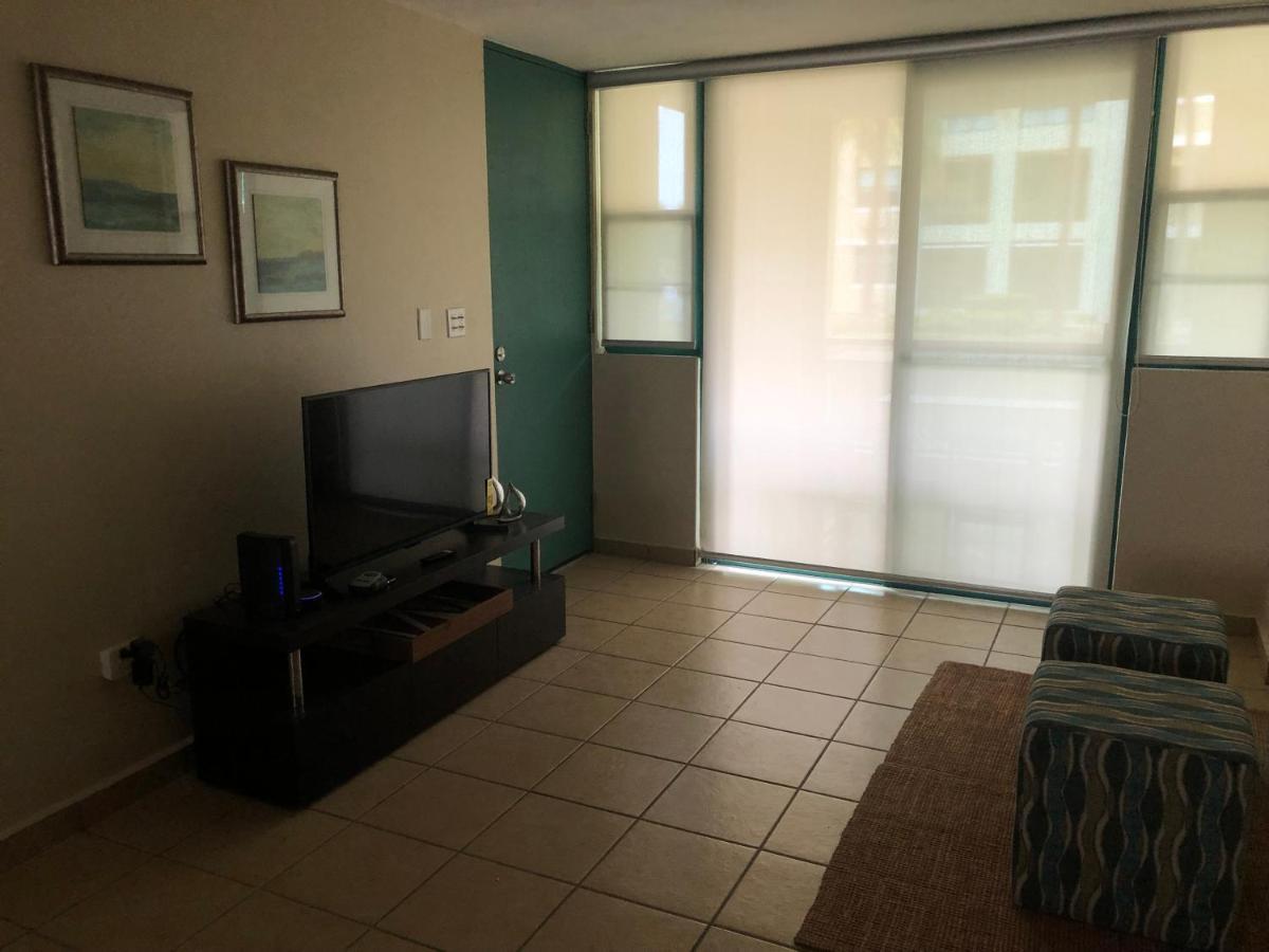 Aquatika Beach Apt 1St Fl 로이자 외부 사진